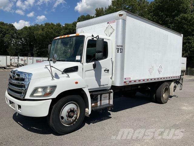 Hino 338 Грузовики-Фургоны