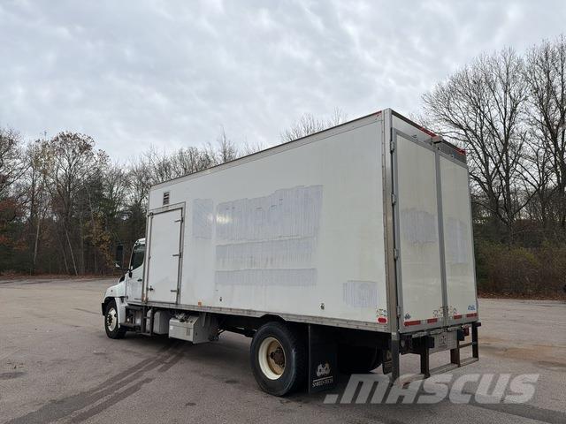 Hino 338 Грузовики-Фургоны