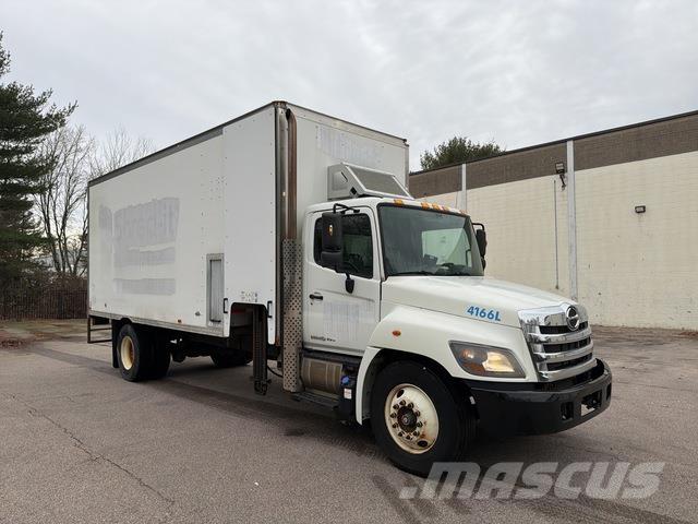 Hino 338 Грузовики-Фургоны