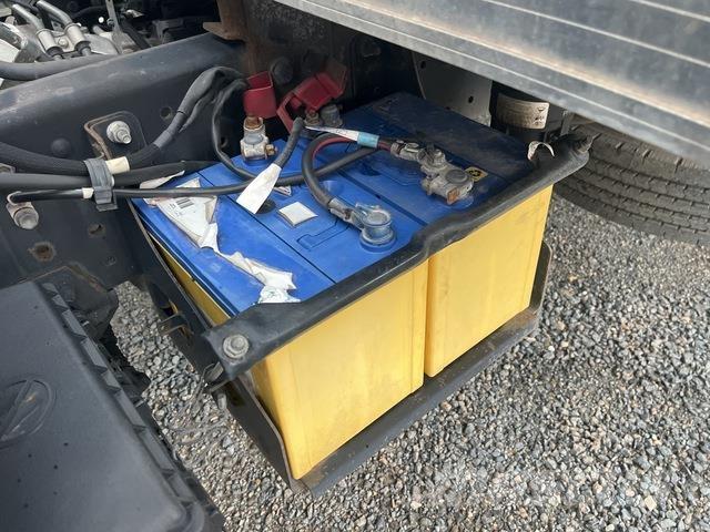 Hino 921 Грузовики-Фургоны