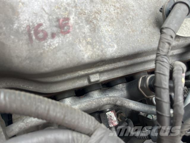 Hino FC Грузовики-Фургоны