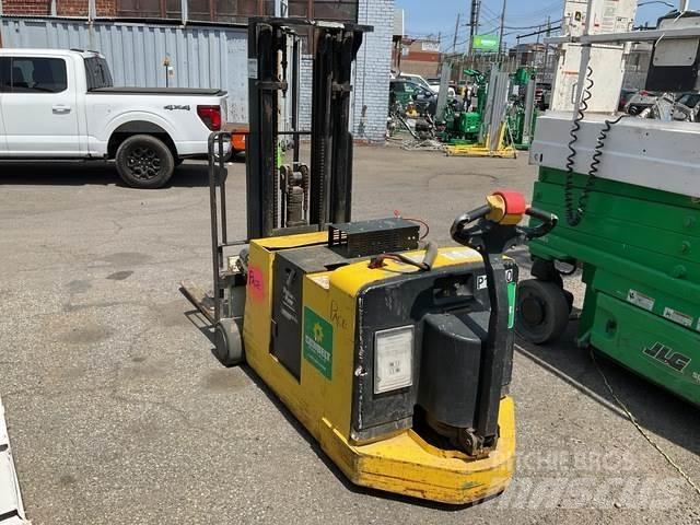 Hyster W30ZC Самоходные электроштабелёры