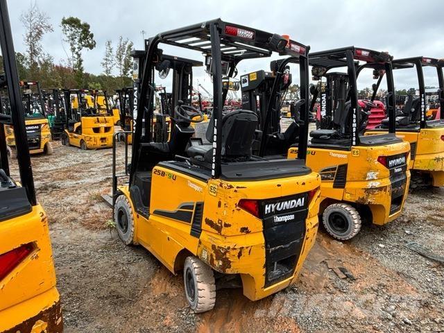 Hyundai 25B-9U Электропогрузчики