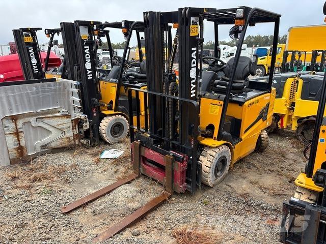 Hyundai 25B-9U Электропогрузчики