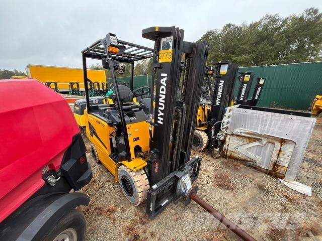 Hyundai 25B-9U Электропогрузчики
