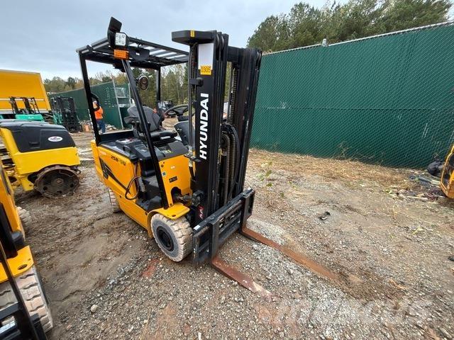 Hyundai 25B-9U Электропогрузчики