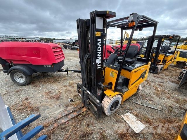 Hyundai 25B-9U Электропогрузчики