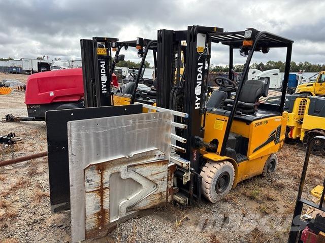 Hyundai 25B-9U Электропогрузчики