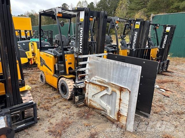 Hyundai 25B-9U Электропогрузчики