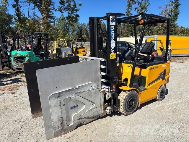 Hyundai 25B-9U Электропогрузчики