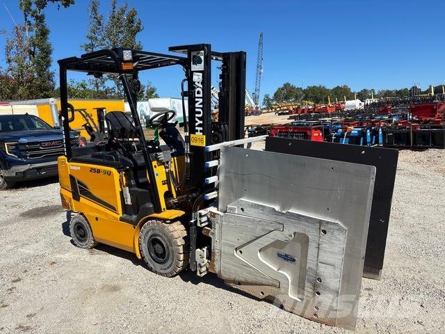 Hyundai 25B-9U Электропогрузчики