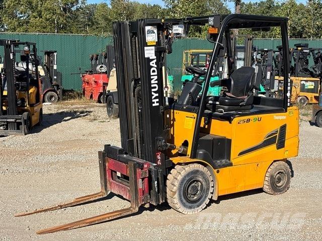 Hyundai 25B-9U Электропогрузчики
