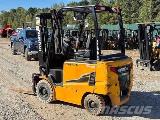 Hyundai 25B-9U Электропогрузчики