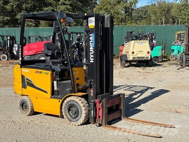 Hyundai 25B-9U Электропогрузчики