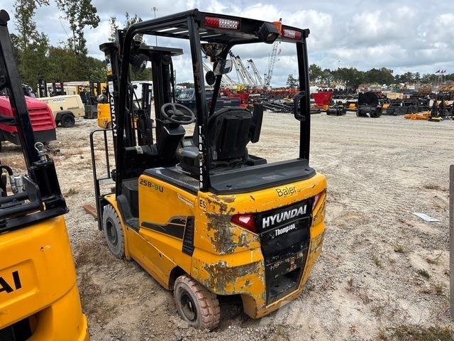 Hyundai 25B-9U Электропогрузчики