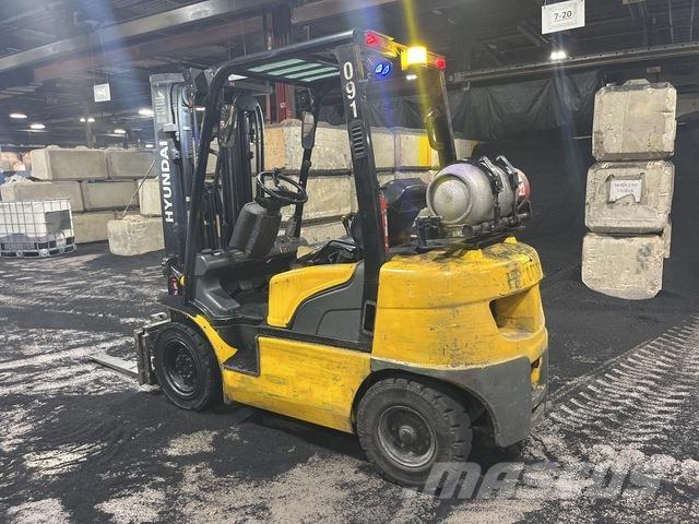 Hyundai 25L-7A Строительная техника - Другие