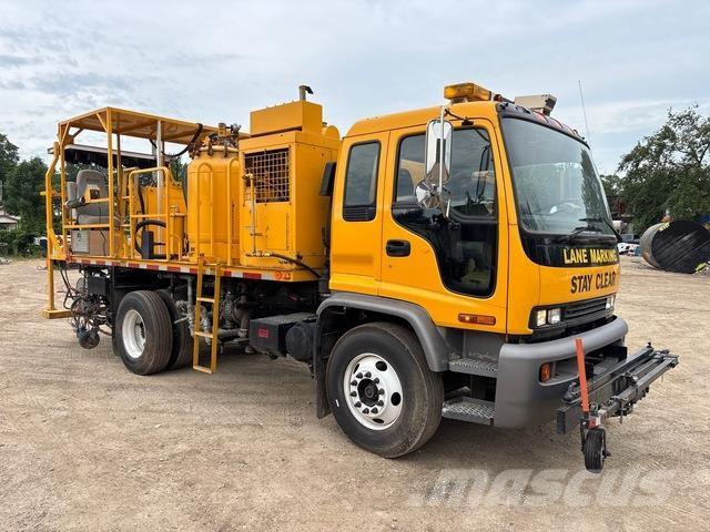 Isuzu FTR Комбинированные дорожные машины
