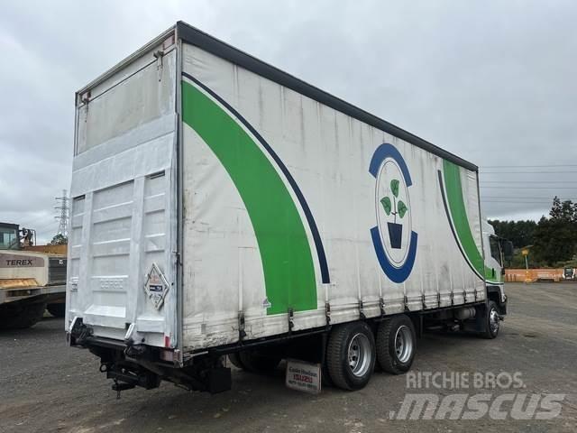 Isuzu FVR950M Тентованные грузовики