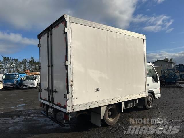 Isuzu NKR300s Строительная техника - Другие