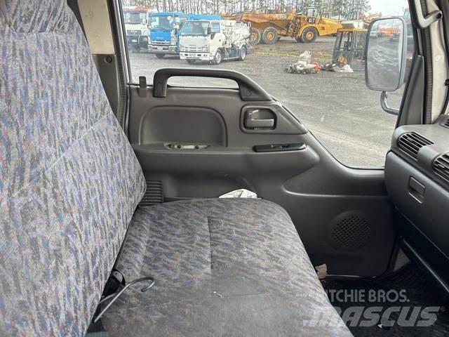 Isuzu NKR300s Строительная техника - Другие