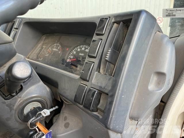Isuzu NNR 200 Грузовики-платформы/боковая разгрузка