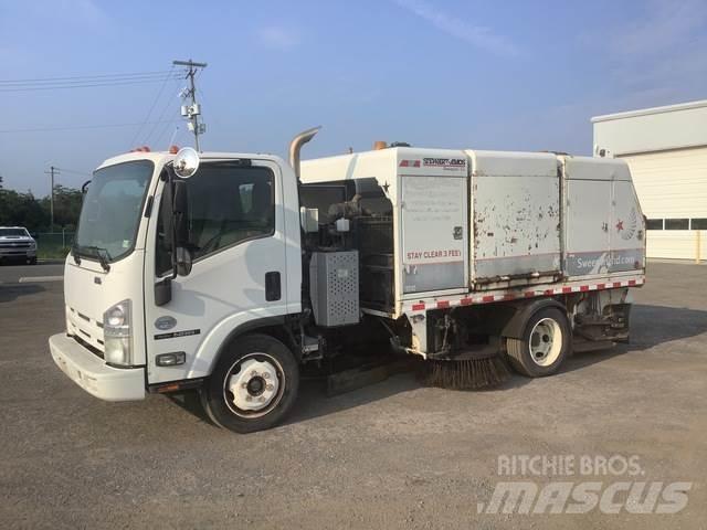 Isuzu NQR Уборочные машины