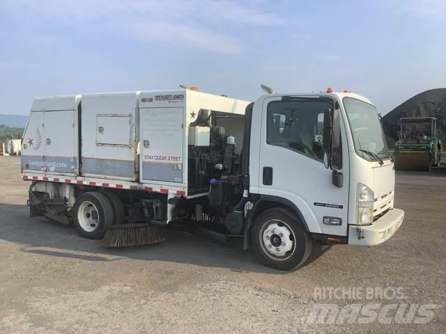 Isuzu NQR Уборочные машины