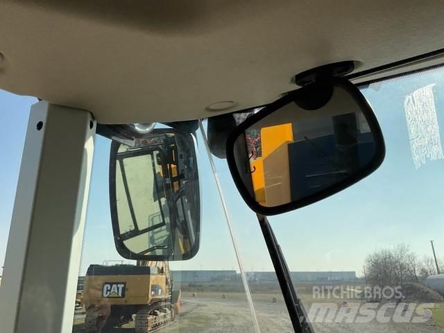 JCB 411 S5 HT Фронтальные погрузчики