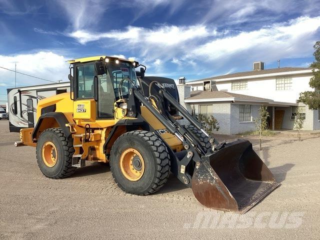 JCB 437HT Фронтальные погрузчики