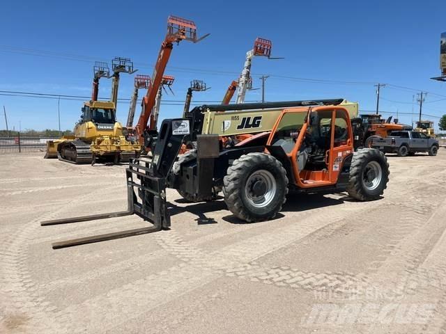 JLG 1043 Телескопические погрузчики