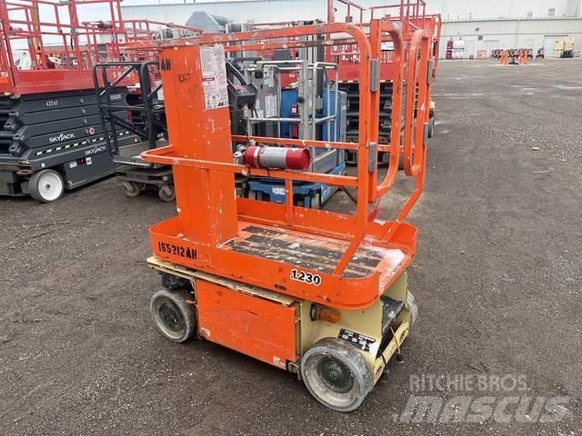JLG 1230ES Вертикальные мачтовые подъемники