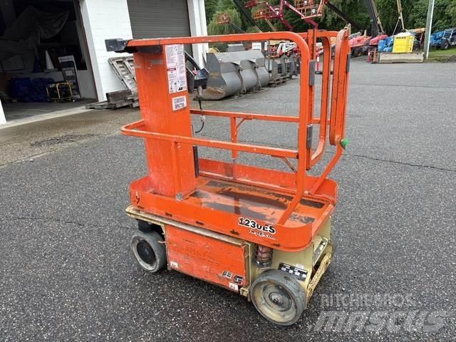 JLG 1230ES Вертикальные мачтовые подъемники