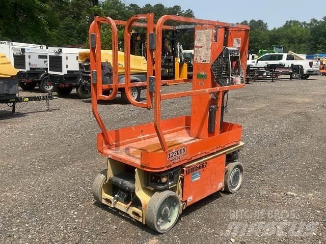 JLG 1230ES Вертикальные мачтовые подъемники