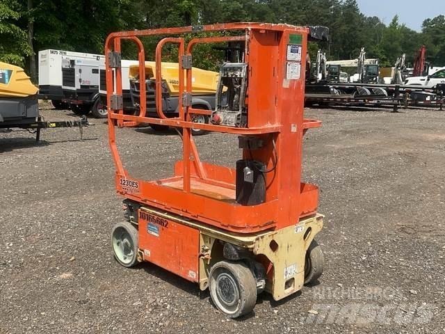 JLG 1230ES Вертикальные мачтовые подъемники