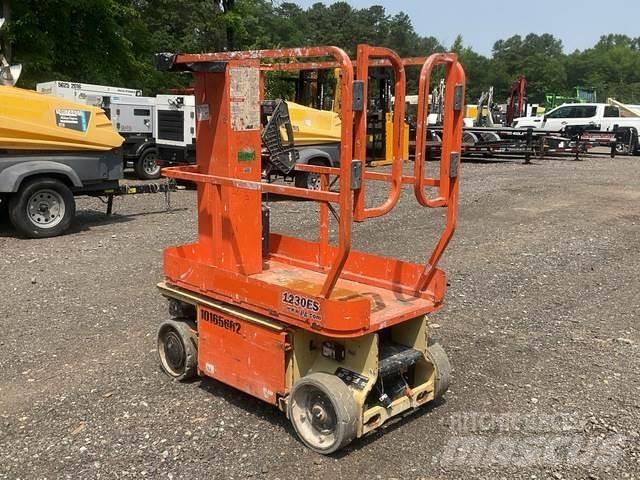 JLG 1230ES Вертикальные мачтовые подъемники