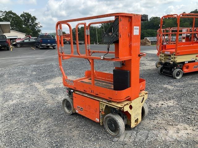 JLG 1230ES Вертикальные мачтовые подъемники