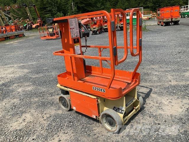 JLG 1230ES Вертикальные мачтовые подъемники