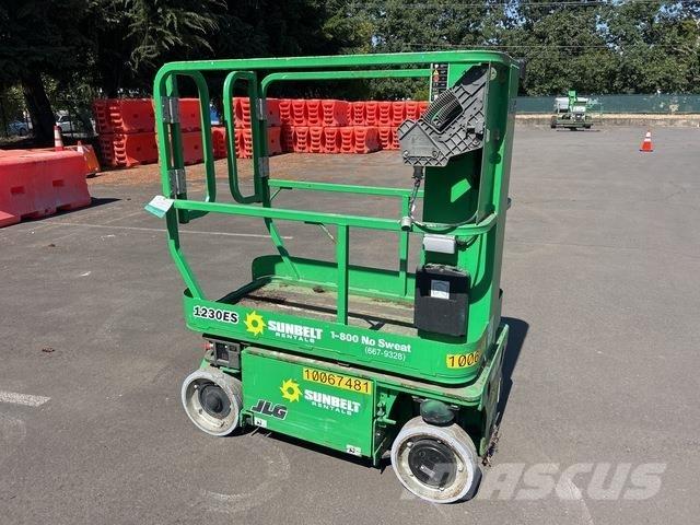 JLG 1230ES Вертикальные мачтовые подъемники