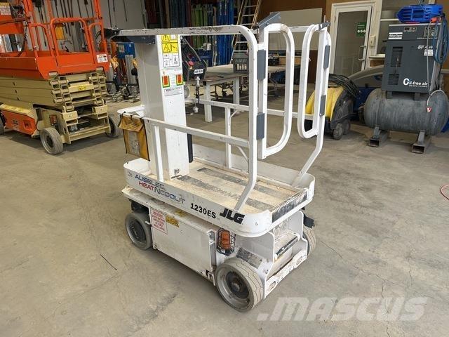 JLG 1230ES Вертикальные мачтовые подъемники