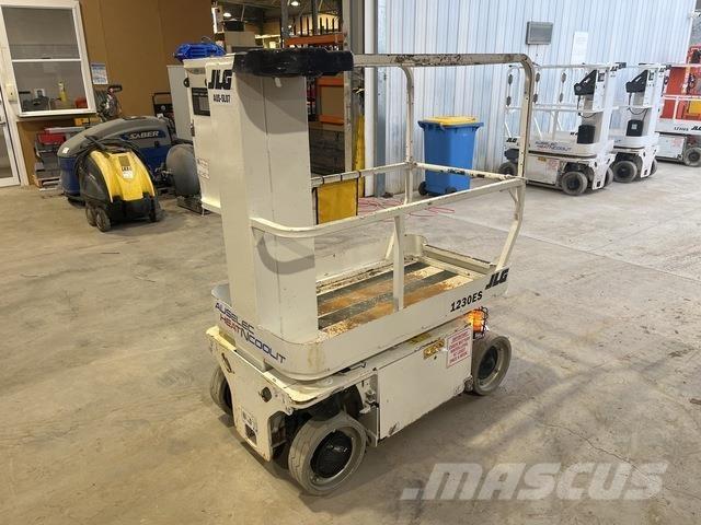 JLG 1230ES Вертикальные мачтовые подъемники