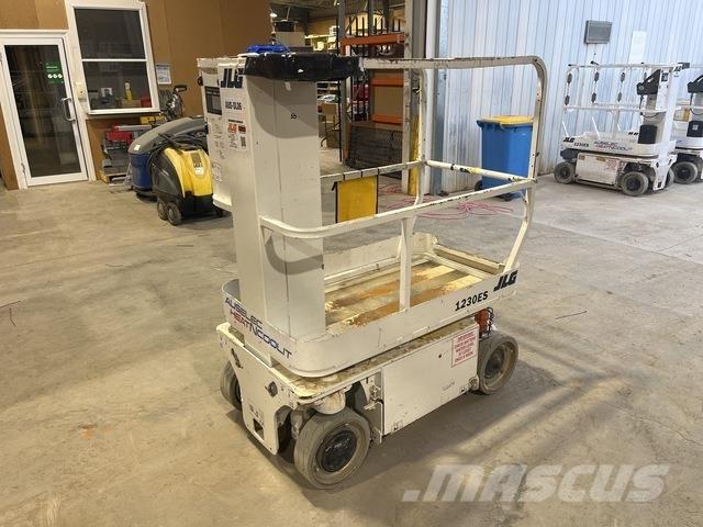 JLG 1230ES Вертикальные мачтовые подъемники