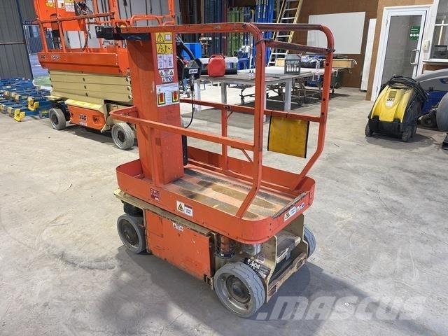 JLG 1230ES Вертикальные мачтовые подъемники