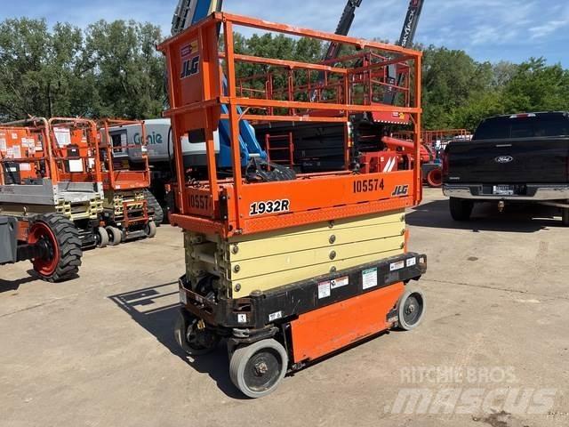 JLG 1932R Ножничные подъемники