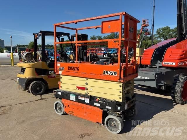 JLG 1932R Ножничные подъемники