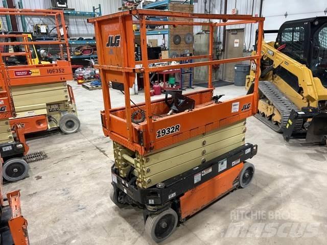 JLG 1932R Ножничные подъемники