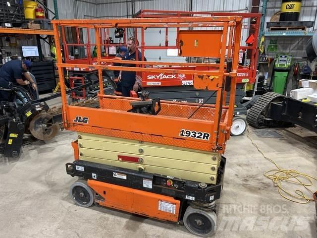 JLG 1932R Ножничные подъемники