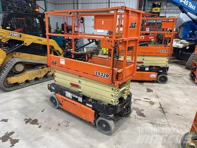 JLG 1932R Ножничные подъемники