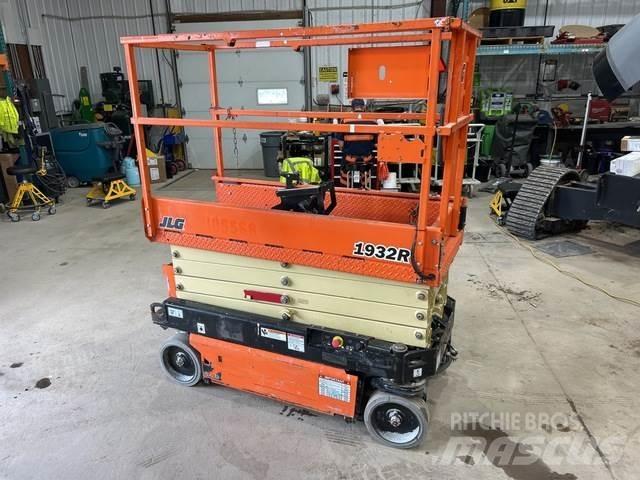 JLG 1932R Ножничные подъемники