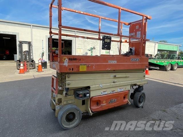 JLG 2032ES Ножничные подъемники