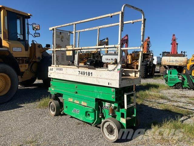 JLG 2032ES Ножничные подъемники